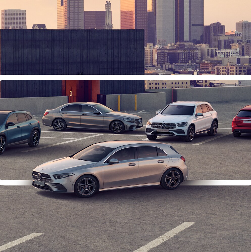 Veículos Mercedes-Benz em diferentes perspectivas. 