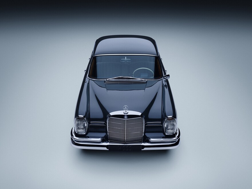 Mercedes-Benz 220 SE – 140 anos