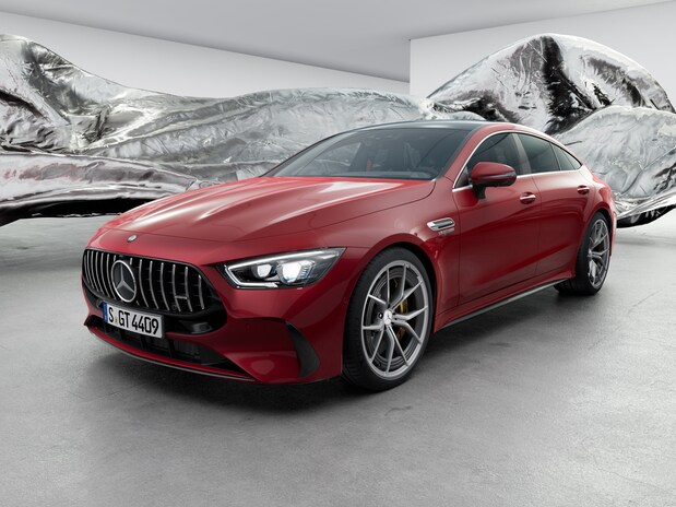 O GT 63 da Mercedes-AMG em um ambiente de estúdio.