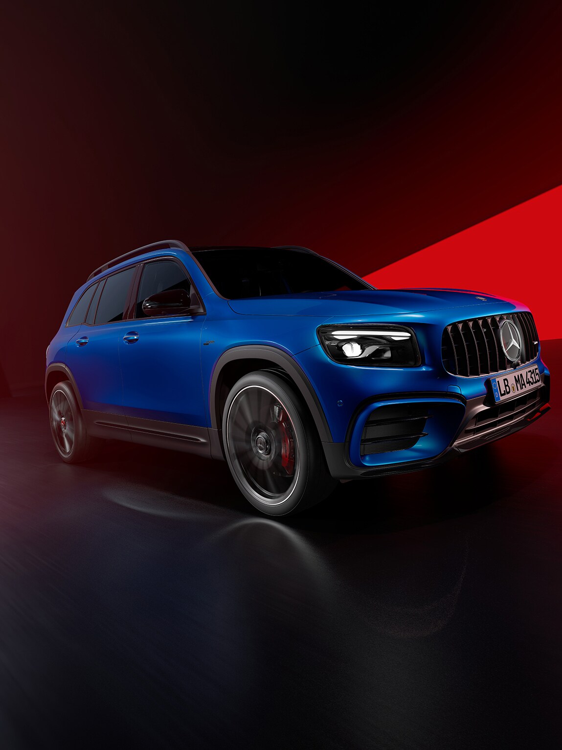 O GLB da Mercedes-AMG em ambiente criado digitalmente