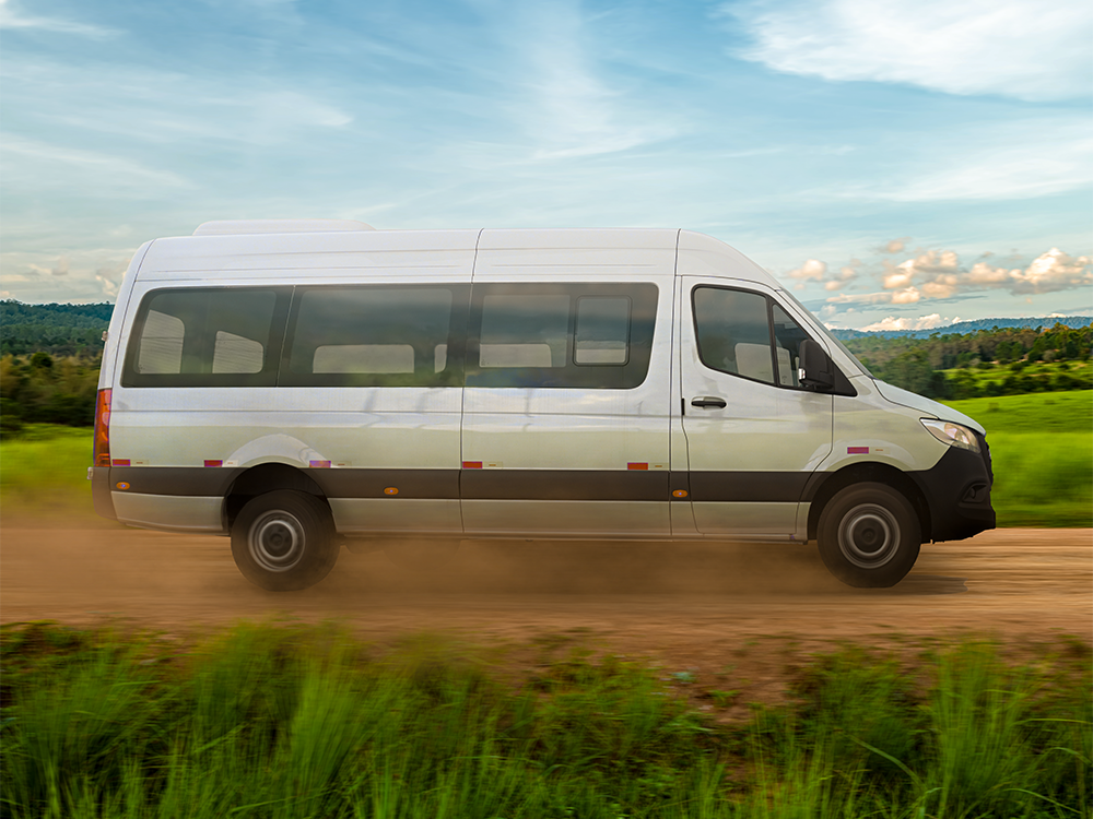 Um modelo Sprinter Furgão Vidrado em segmentos especiais para agricultura.