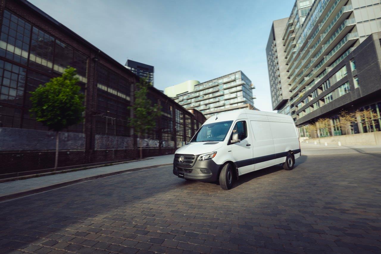 eSprinter - Equipada de possibilidades | Mercedes-Benz Vans A nova eSprinter vista numa visão diagonal.