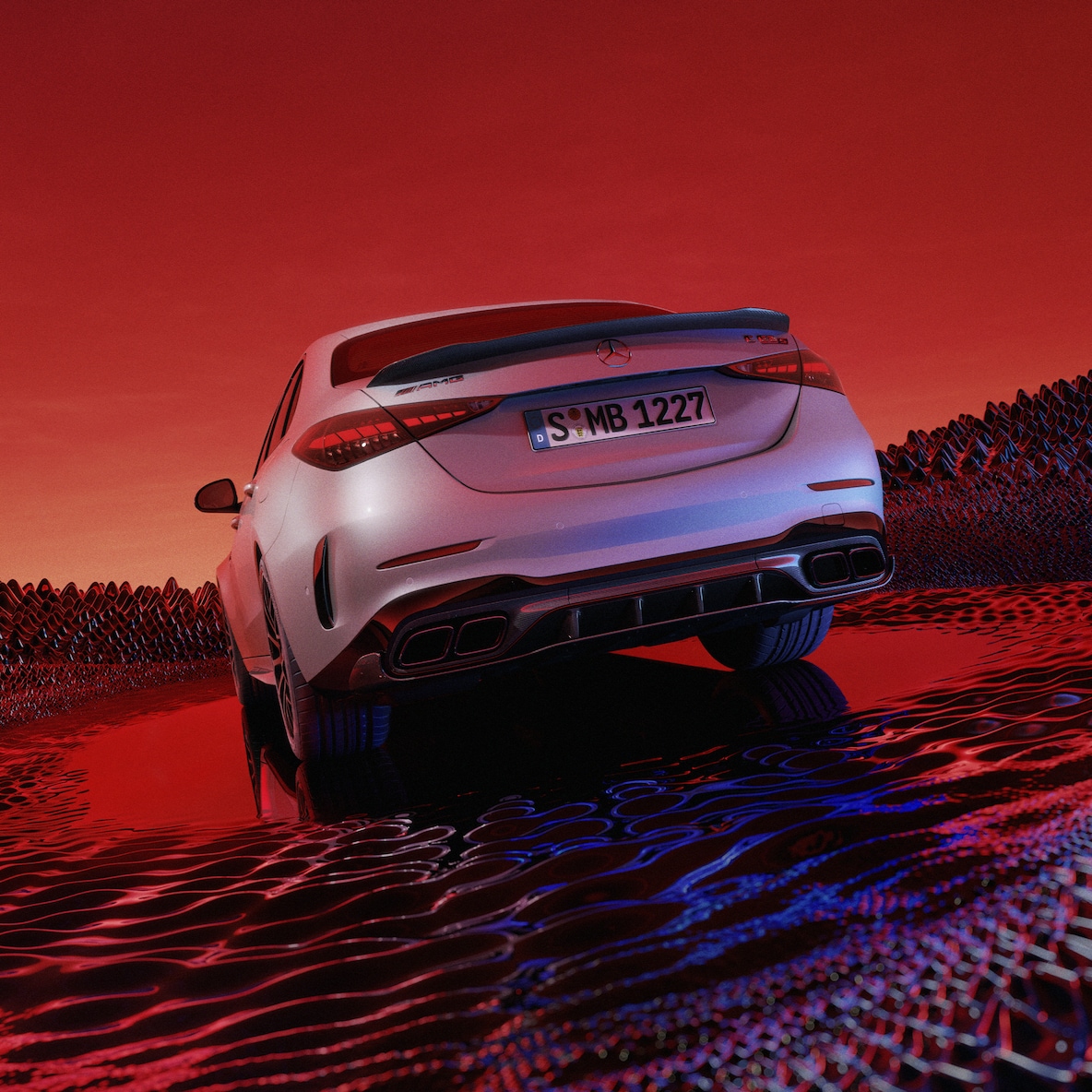 Vista lateral traseira de um Mercedes-AMG C 63 S E PERFORMANCE na versão Touring.