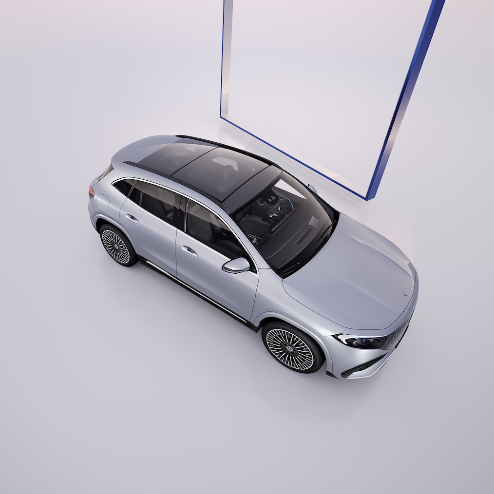 Vista traseira de um Mercedes-Benz EQA.