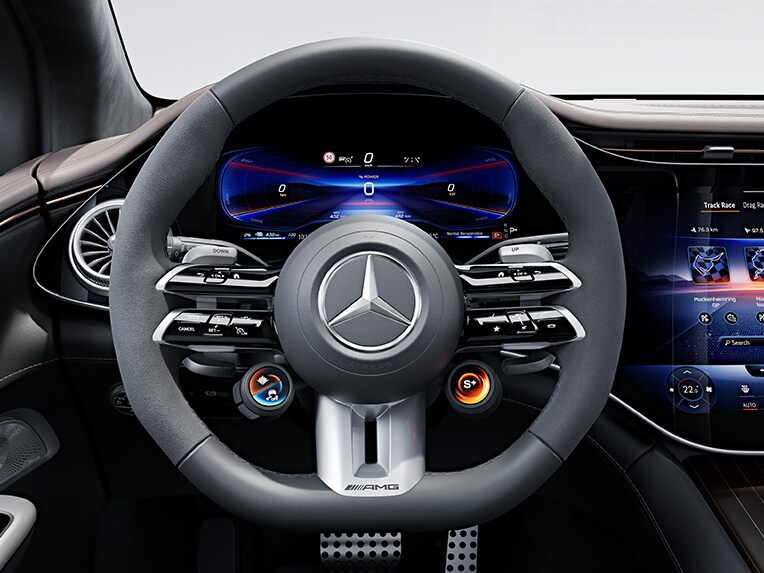 O volante AMG Performance em couro napa/microfibra MICROCUT para o Mercedes-AMG EQE SUV.