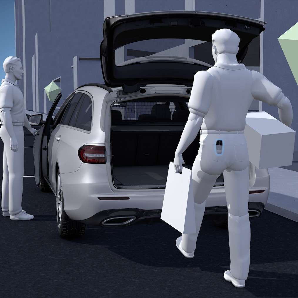 Imagem de um Mercedes-AMG EQE 53 4MATIC+ SUV com as portas dianteiras abertas.