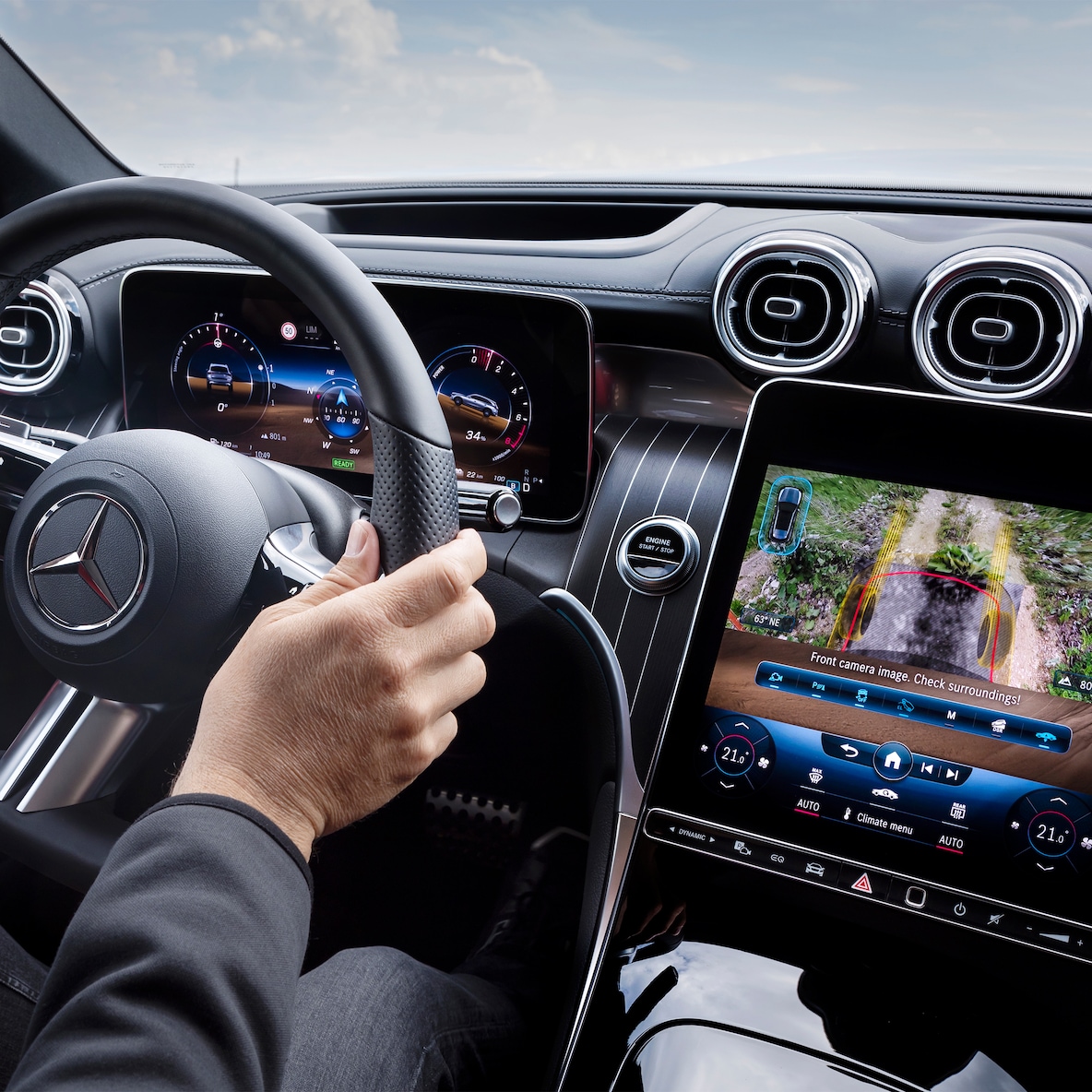 Vista de perto da tela MBUX off-road.