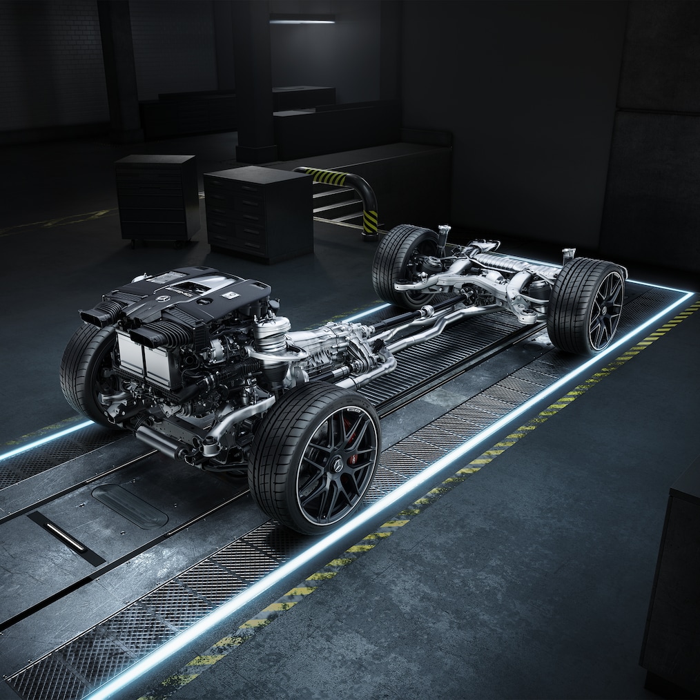 Outra vista dinâmica de um Mercedes-AMG GLE Coupé (imagem de condução).