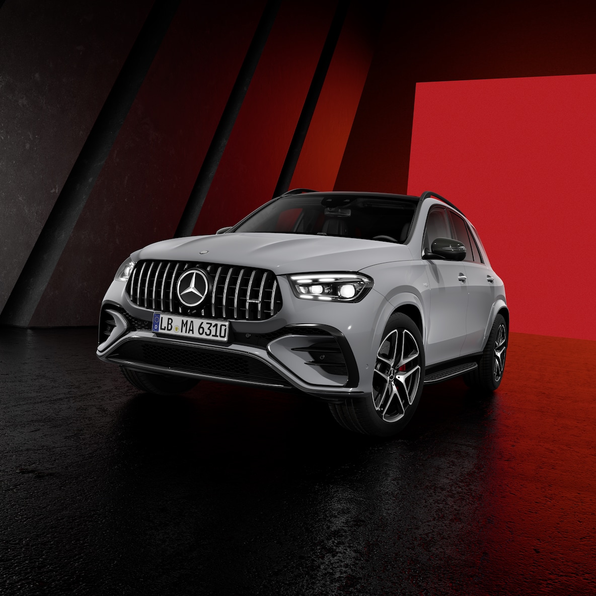 Vista lateral frontal do GLE SUV da Mercedes-AMG (ou todos os três AMG GLE SUV).