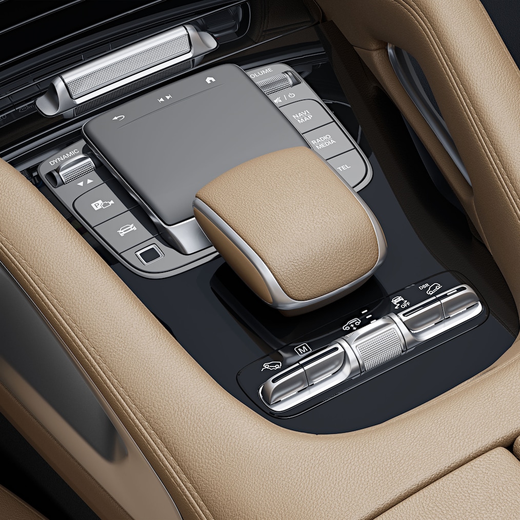 O capô do motor transparente do Mercedes-Benz GLS.