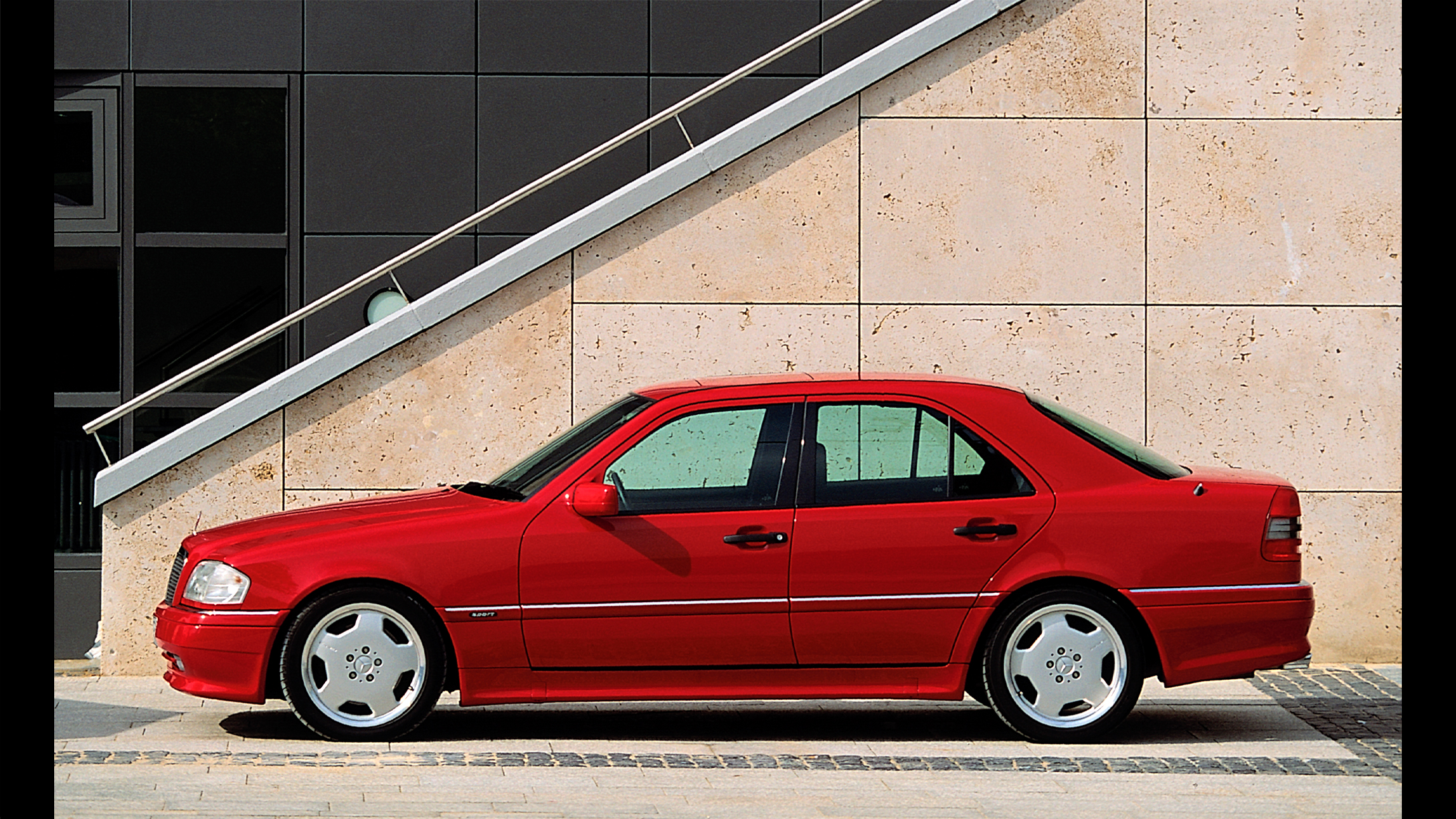 Mercedes-Benz C 36 AMG | A marca | Mercedes-AMG O Mercedes-Benz C 36 AMG.