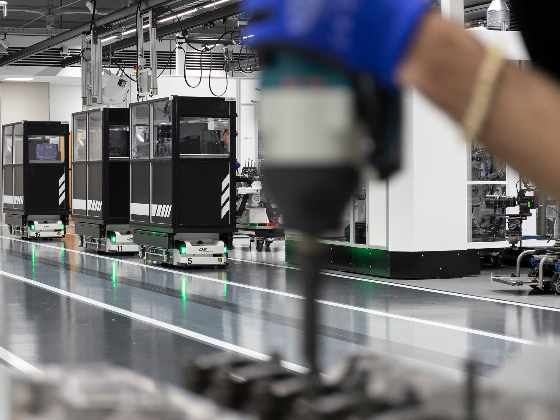 Um galpão de produção Mercedes-AMG.