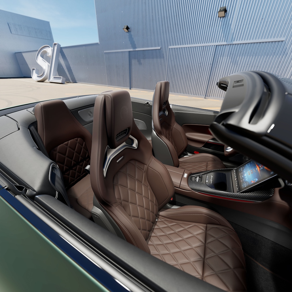 O interior do Mercedes-AMG SL 63 S E PERFORMANCE.