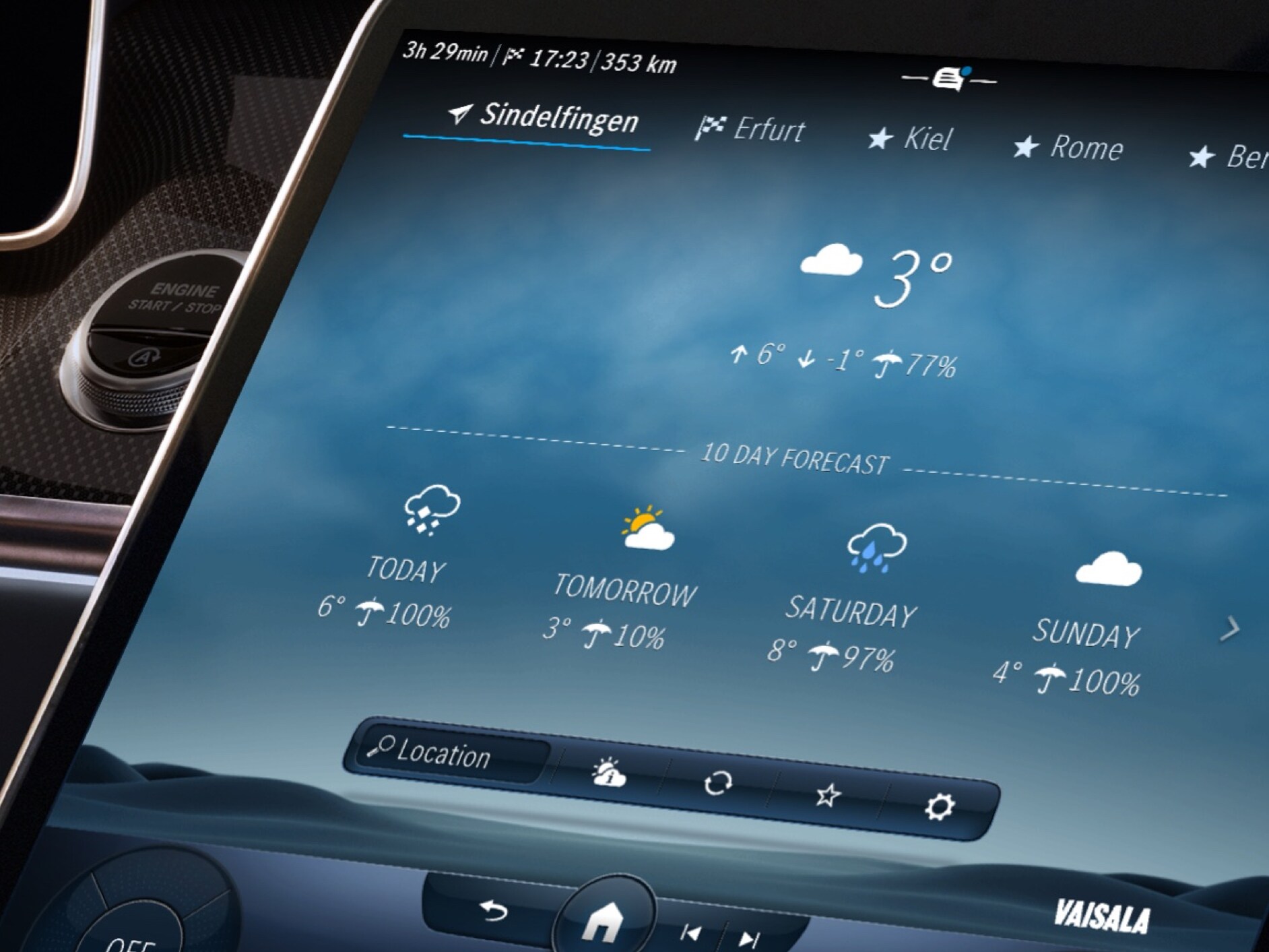 O sistema multimídia MBUX exibe o tempo no local de destino graças à funcionalidade digital extra Mapa meteorológico.