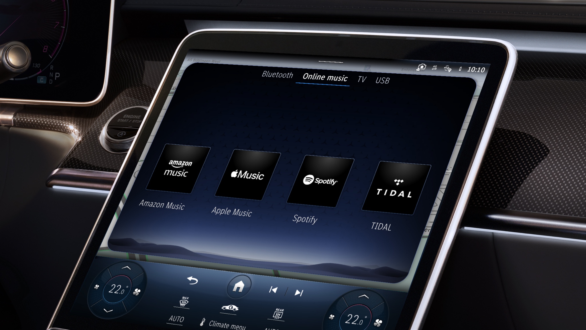 Streaming de música | Entretenimento | Mercedes-Benz O sistema multimídia MBUX em um Mercedes-Benz exibe diferentes serviços de streaming de áudio.