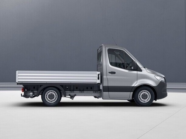 A Sprinter Truck no comprimento compacto com cabine padrão.