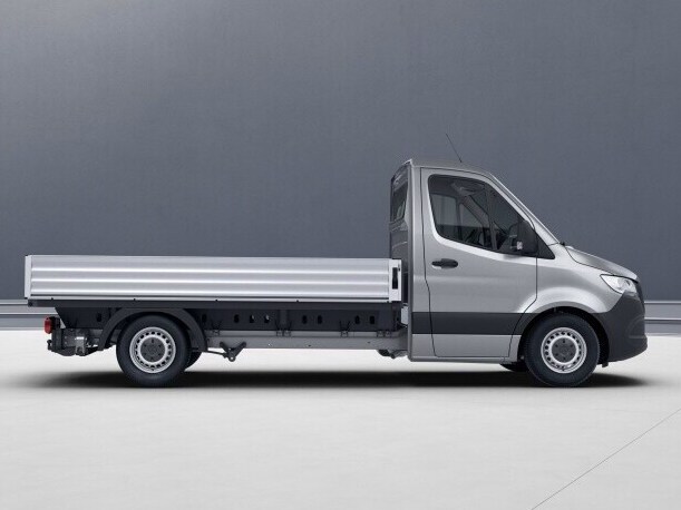 A Sprinter Truck no comprimento padrão com cabine padrão.