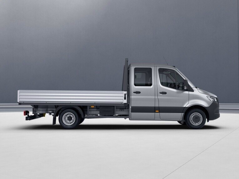 A Sprinter Truck no comprimento padrão com cabine dupla.