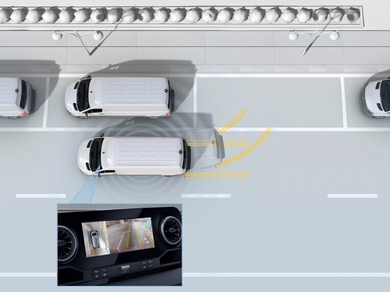 Estacionar e manobrar com mais facilidade: a câmera 360° proporciona uma visão panorâmica ao redor do veículo juntamente com uma perspectiva aérea.