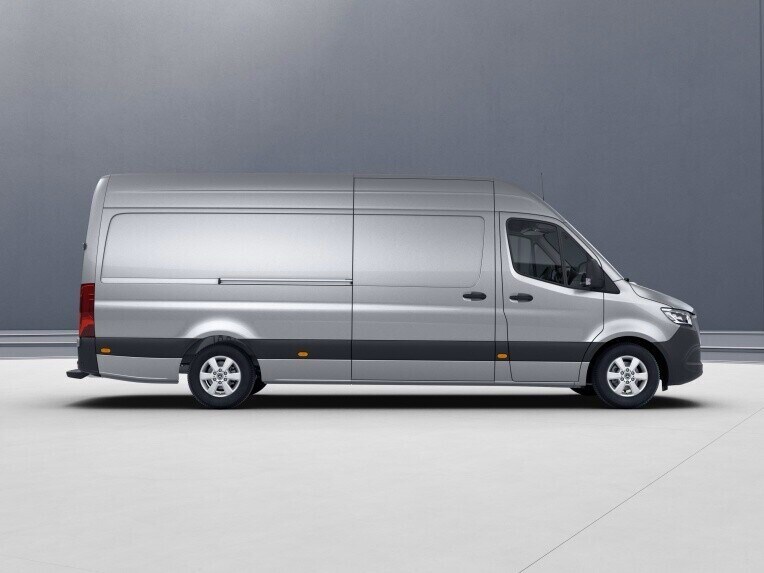 O Sprinter Furgão extra longo com teto alto.